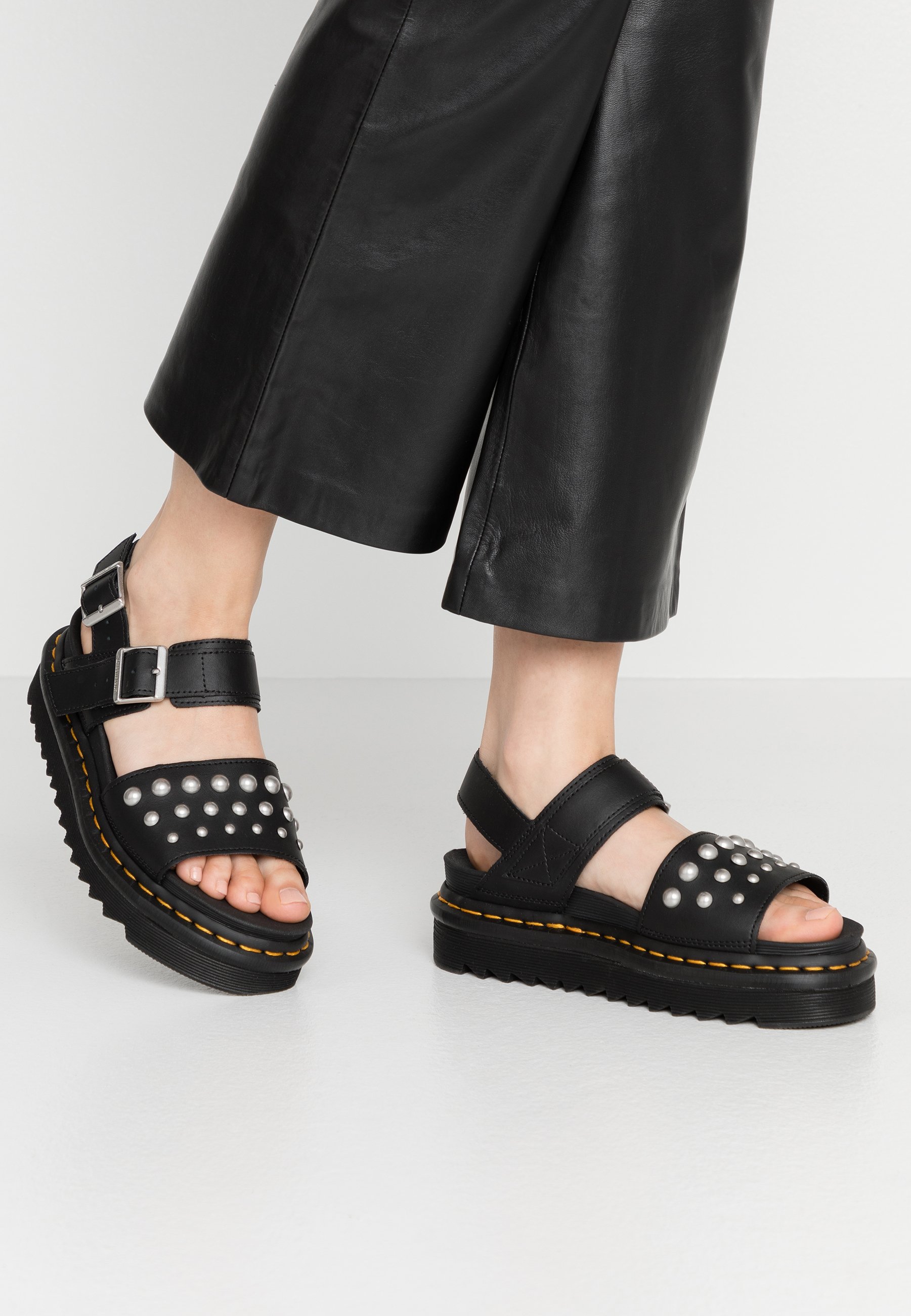 Voss stud dr martens Outlet