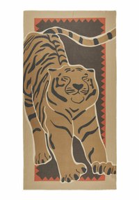 Tissu présentant un tigre stylisé en marron et noir sur un fond beige, encadré par des bordures géométriques rouges et marron foncé. Texture douce.