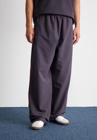 adidas Originals Träningsbyxor - dark brown