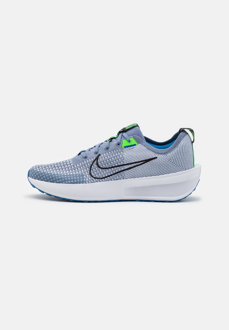 Nike Performance INTERACT RUN - Trail running shoes - ashen slate/black/football grey/star blue/green strike/white