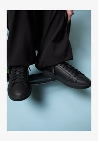 Δεν επιλέχθηκε, black