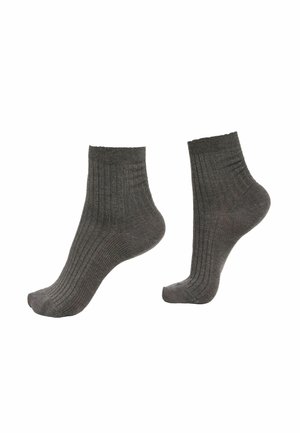 Šedé vrubované ponožky do kotníků s měkkou texturou, elastickým lemem a těsným střihem, vhodné pro každodenní nošení.