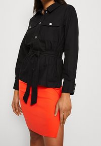 ONLY Tunn jacka - black