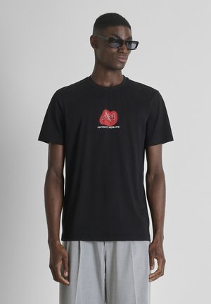REGULAR FIT WITH INJECTION AND  WATER - Majica kratkih rukava s printom - black