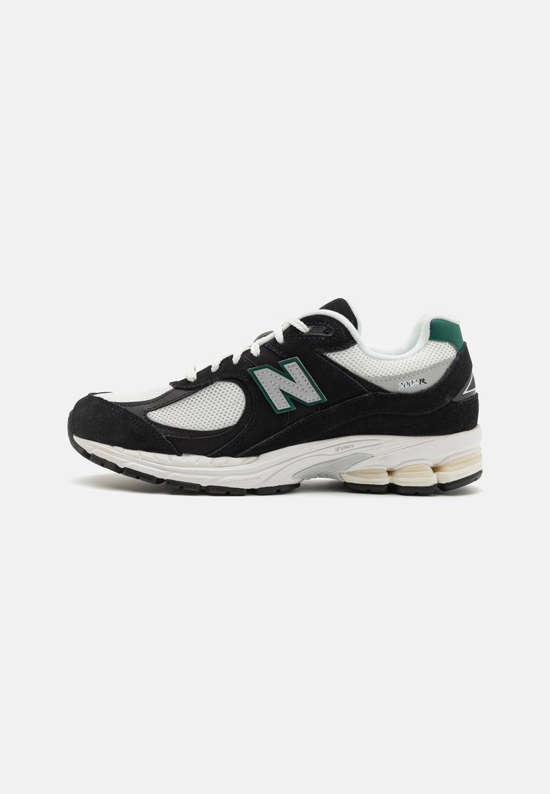 New Balance M2002 UNISEX - Sneakers laag - black