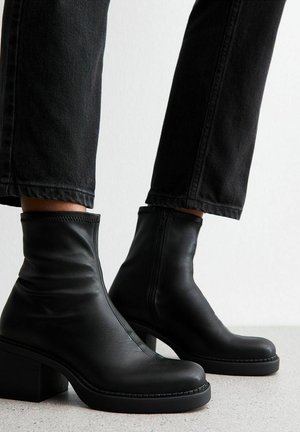 CHUNKY BLOCK - Botines con plataforma - black