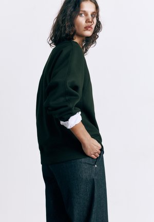 PULL&BEAR SEAM-DETAIL - Bluză de molton - black