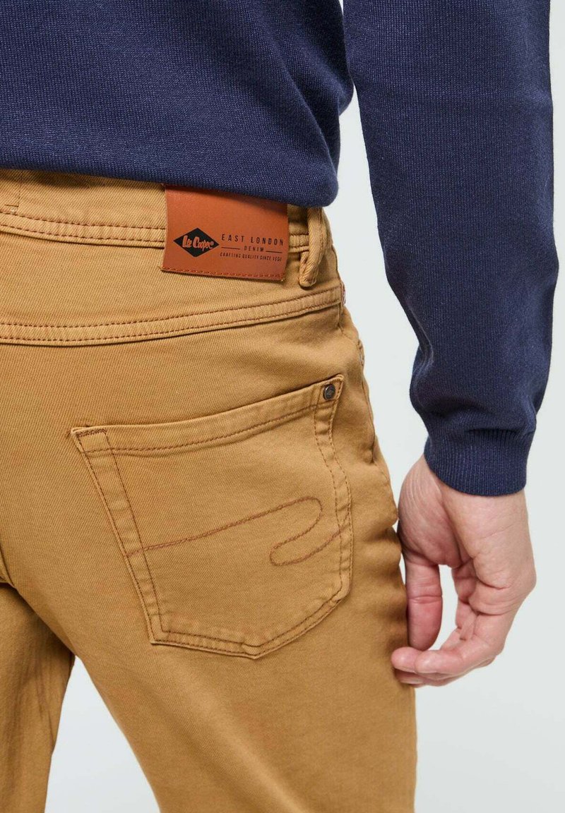 Pantalon Lee Cooper Femme Taille 46 - Couleur Nacre, Neuf Avec étiquette, Style Décontracté