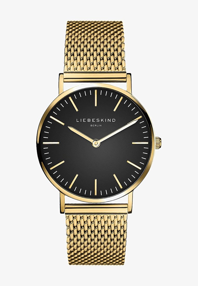 Ronde horloge met een gouden mesh band, zwarte wijzerplaat, minimalistische gouden uurmarkeringen en wijzers. Merkennaam "Liebeskind Berlin" weergegeven.