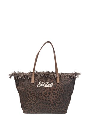 Sac cabas imprimé léopard marron et noir avec bord supérieur à franges et anses couleur cuir clair, logo brodé "Mc2 Saint Barth" sur le devant.