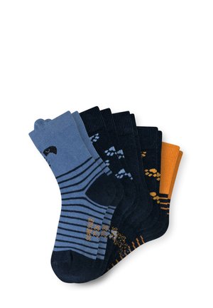 Fünf Paar Socken in verschiedenen Farben: blau mit Streifen, dunkelblau mit Mustern und orange. Hergestellt aus einem weichen, strukturierten Stoff.
