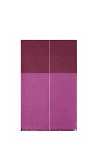 Textile rectangulaire en bordeaux profond et rose vibrant, présentant une texture lisse avec des bords frangés et un subtil détail de couture au centre.