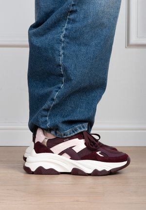 Posh by Poelman, POSH BY POELMAN GIGI DAMES SNEAKERS. - Sneaker low - bordeaux with combination