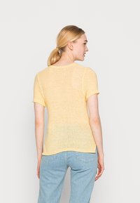 ONLY ONLSUNNY - T-shirt básica - straw