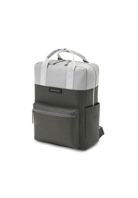 Reppu, jossa on harmaa sileä yläosa ja tumma harmaa kangasrunko. Varustettu kaksinkertaisilla kahvoilla, vetoketjullisella etutaskulla ja minimalistisella muotoilulla.