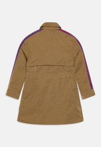 KARL LAGERFELD KIDS DRESS - Denné šaty - camel