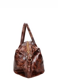 Borsa a mano in pelle marrone con finitura testurizzata, zip dorata e due manici arrotondati. Il design presenta una base larga e un aspetto arricciato.