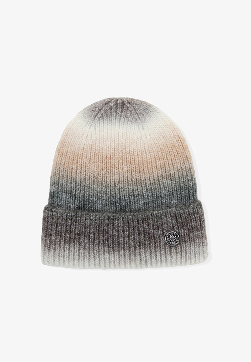 Berretto a maglia con motivo sfumato dal beige chiaro al grigio scuro, caratterizzato da una texture a coste e un piccolo logo rotondo come dettaglio.
