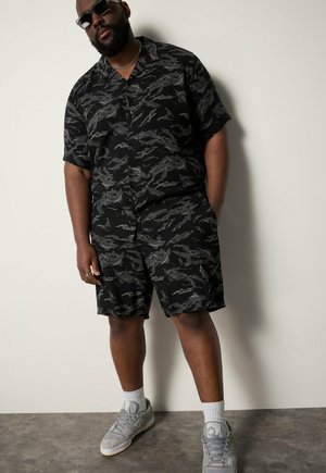 STHUGE, SHIRT, SHORT SLEEVE, CUBA COLLAR, ALL-OVER PRINT, BOXY FIT, UP TO 8 XL - Hemd - graphite