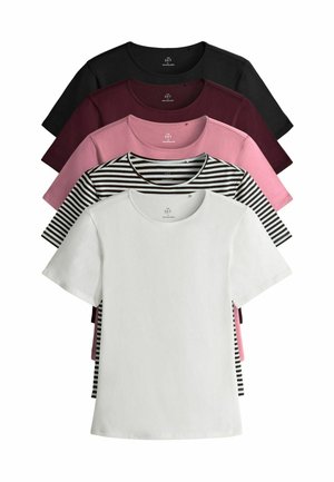 Fünf kurzärmelige T-Shirts in verschiedenen Farben: schwarz, burgunderrot, rosa, weiß und gestreift mit horizontalen Linien. Aus weichem Baumwollstoff.