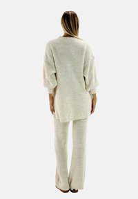 Elara LANGESSET  - Vest - beige