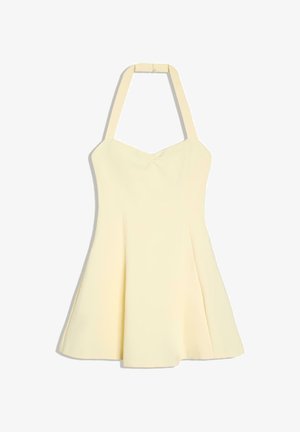 Cremefarbenes ärmelloses Neckholderkleid mit tailliertem Oberteil und ausgestelltem Rock, mit einem kleinen gerafften Detail am Ausschnitt.