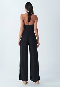 BWLDR Haalari - black