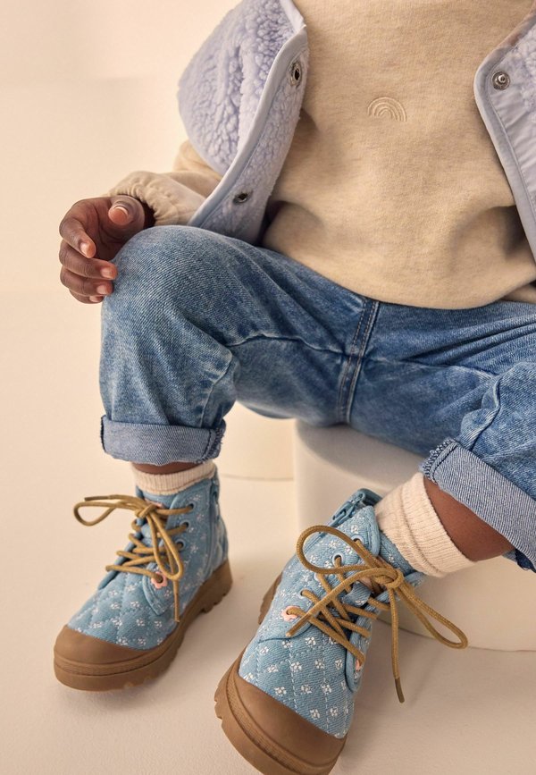 REGULAR FIT PRINT CHUNKY  – Schnürstiefelette