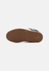DC Shoes COURT GRAFFIK UNISEX - Sportbačiai - off white