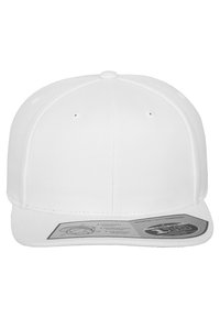 Fehér baseball sapka lapos karimával, struktúrált anyagból készült. Jellemzője egy hímezett felső gomb és egy belső címke méretinformációkkal.