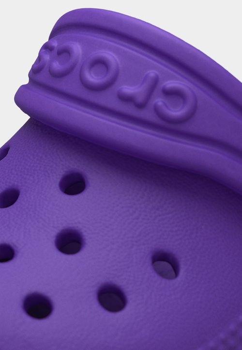 Crocs CLASSIC UNISEX - Sandalias planas - purple — foto 7