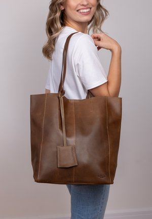 Gusti Leder CASSIDY - Kabelka - brown