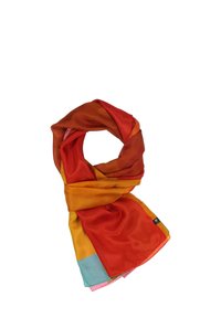 Foulard di seta con vivaci sfumature di rosso, arancione e giallo, con accenti di azzurro e rosa ai bordi. Texture morbida e liscia.