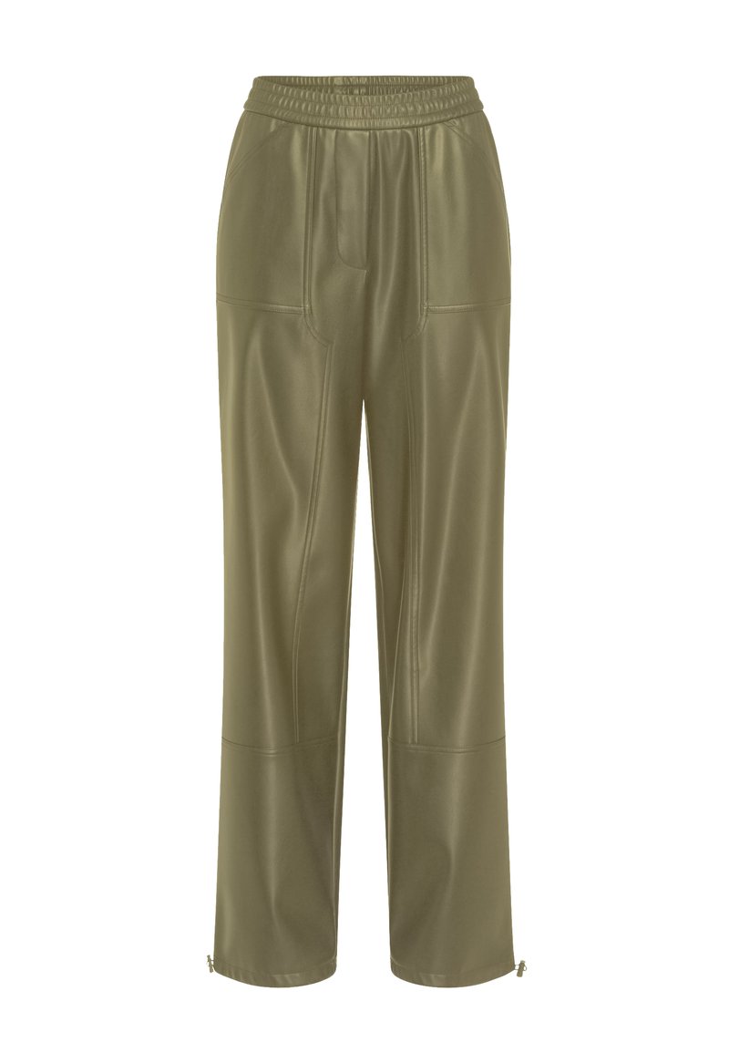 Olivgrüne, faux Lederhosen mit elastischem Bund, weit geschnittenem Bein, seitlichen Taschen und Reißverschlüssen an den Bündchen. Glatte Textur.