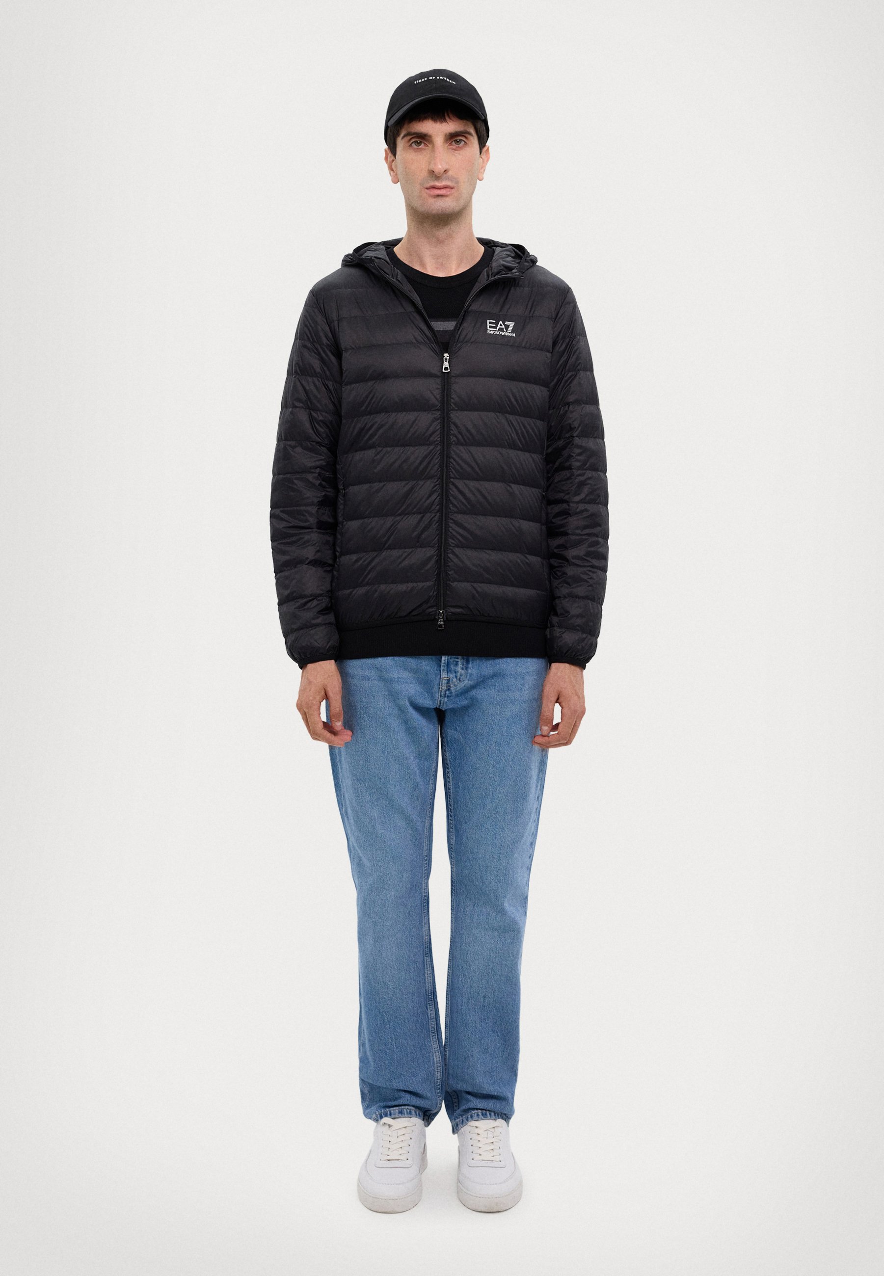 EA7 Emporio Armani TRAIN CORE - Down jacket - black - Zalando.co.uk