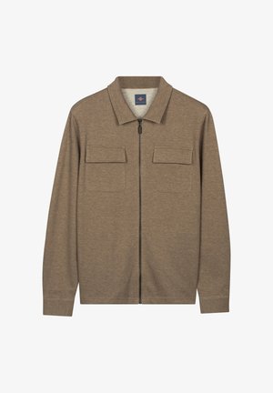Bruine zip-up overhemdjas met lange mouwen, twee borstzakken met klep en een kraag, afgebeeld op een witte achtergrond.