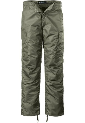 Pantalones cargo acolchados color verde oliva con múltiples bolsillos, hechos de un material ligero y duradero y con aberturas ajustables en los tobillos.