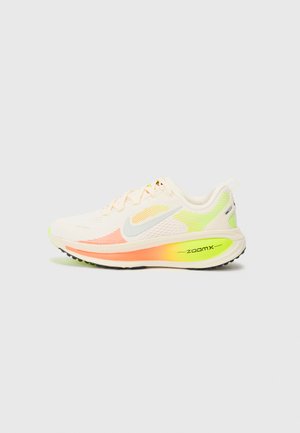 VOMERO 18 - Zapatillas running asfalto - phantom/silver-coloured/wild mango/volt