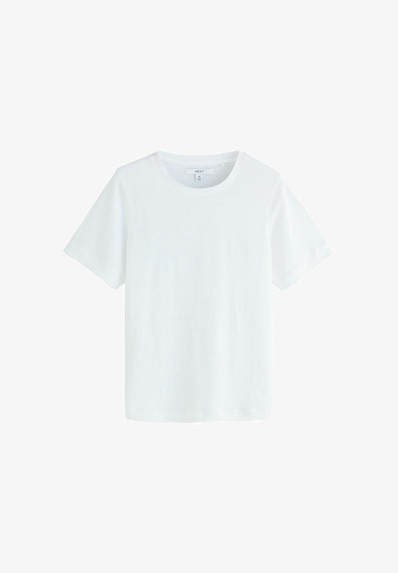 T-shirt blanc uni à manches courtes et col rond avec une étiquette de taille moyenne sur le col, présenté sur un fond blanc.
