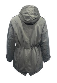 Graue wasserdichte Jacke mit Kapuze, tailliertem Design und Kordelzug. Merkmale sind lange Ärmel und ein abgerundeter Saum hinten.