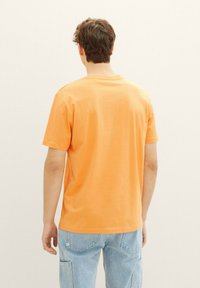 TOM TAILOR DENIM Camiseta estampada - tangerine faded orange