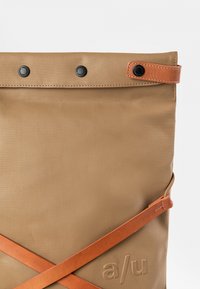 Aunts & Uncles YOKOHAMA - Tagesrucksack - tapir