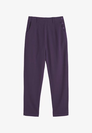 Violets, augsta vidukļa bikses izgatavotas no viegla auduma. Ir sānu kabatas un trīs pogu akcenti uz jostasvietas. Pielāgota piegriezuma ar taisnām kājām.