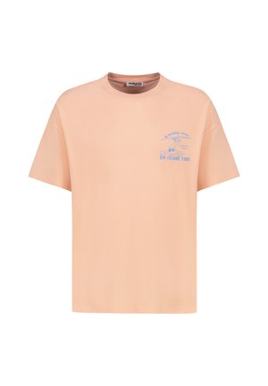 Hellpfirsichfarbenes T-Shirt mit kurzen Ärmeln, blauem grafischem Text "holiday mode On Island Time" und einer Vogelillustration auf der linken Brust.