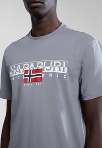 Napapijri S-AYLMER - T-shirts print - grey owl