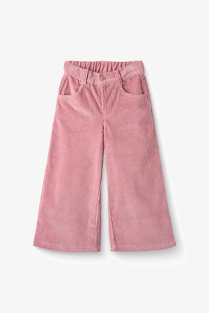 Ružové kordové nohavice s širokými nohavicami, pásom, prednými vreckami a zapínaním na gombík. Majú vertikálnu ribovanú štruktúru a jemný povrch.