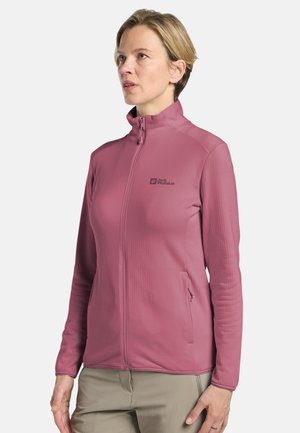 Giacca rosa con zip, caratterizzata da una superficie texturizzata e tasche laterali. Presenta un colletto alto e un piccolo logo sul lato sinistro del petto.