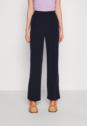 PIECES Tall PCBOSSY WIDE STRIPED PANTS - Παντελόνι - sky captain
