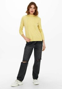 ONLY Jersey con capucha - straw