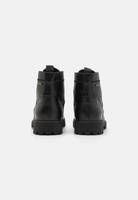 Pier One Stivaletti stringati - black